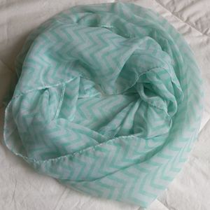 Infiniti scarf